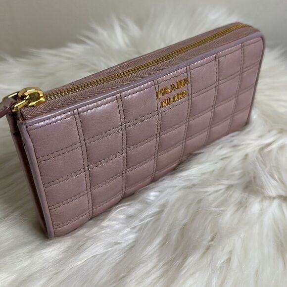 💯Authentic Prada Quilted Zipped Long Wallet 🍀 - Picture 4 of 14
